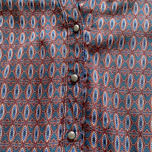 ROZ & ALI Long Sleeve Burgundy and Navy Blouse - Picture 3 of 15